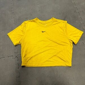 Nike Cropped Top